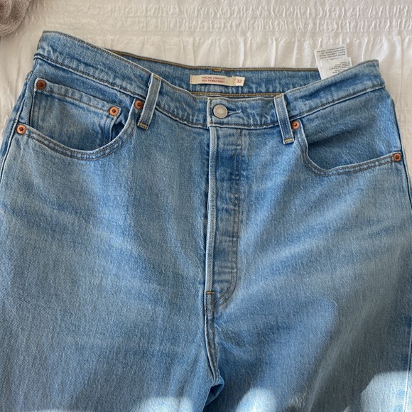 Levis Ribcage Straight Jeans with Knee Rips 32x32 - Picture 6 of 14